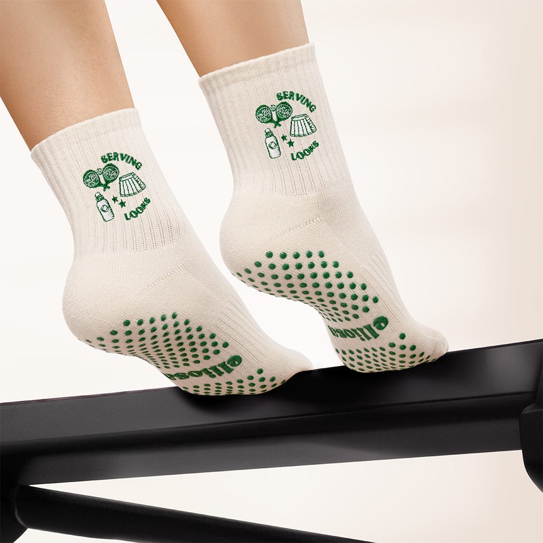 Elliosa Serving Looks